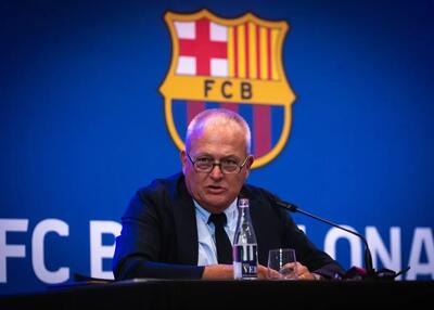 واکنش مدیر بارسلونا به نشت آب نوکمپ!