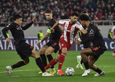 طارمی، حرفه‌ایِ مطلق! او هرگز از حرکت نمی‌ایستد