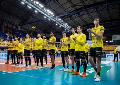 تحقیر سرشناس‌ترین بازیکن دنیا و تیم قهرمانش