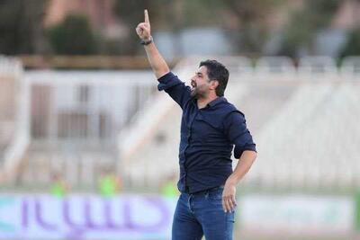 سرمربی استقلالی در آستانه جدایی / تهدید به کناره‌گیری سرمربی استقلال / خبر مهم برای هواداران استقلال؛ سرمربی می‌ماند یا می‌رود؟