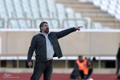 سرمربی استقلالی تهدید به جدایی کرد