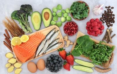  نقش آنتی اکسیدان ها بر محافظت از پوست در مقابل نور آبی و آلودگی محیطی