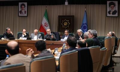 دستور مهم پزشکیان برای رفع موانع اجرایی تفویض اختیارات استانداران مرزی/ حذف بروکراسی در فرآیند واردات کالاهای اساسی از مبادی مرزی