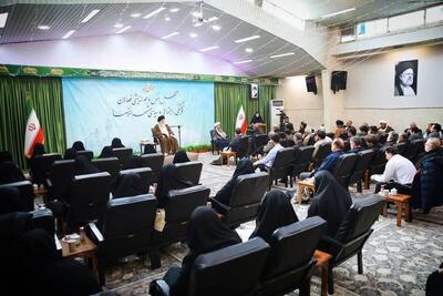  آیت ا...علم‌الهدی: جهاد تبیین، رسالت اصلی تشکل بانوان انقلابی است/ضرورت میدان‌داری بانوان در عرصه‌های اجتماعی