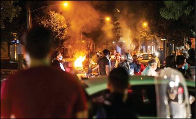 کلانتری تهرانپارس در فتنه ۲ پلیس و یک بسیجی شهید تقدیم کرد 