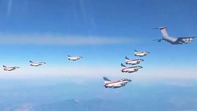  حضور تیم آکروجت نیروی هوایی خلق چین در نمایشگاه هواپیمایی سنگاپور