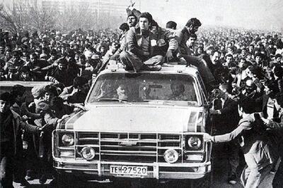 چرایی ممانعت از حضور مجاهدین خلق در استقبال از امام خمینی/وقتی رفیقدوست جلوی ماشین بنی‌صدر دراز کشید