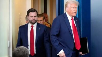 ترامپ: یک ناوگان دیگر در راه ایران است!