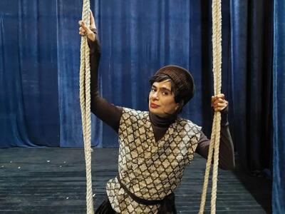 بازیگر تئاتر: فعالیت برای بازیگران زن به مراتب وضعیت بهتری دارد