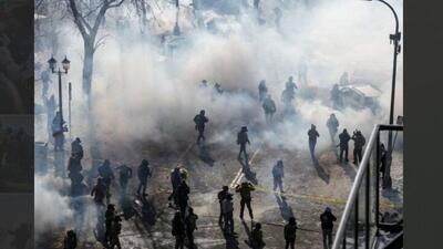  ساخت سنگر توسط معترضان در خیابان!