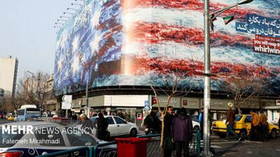  رونمایی از طرح جدید دیوارنگاره میدان انقلاب