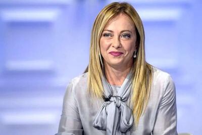 جشن تولد غیرمنتظره جورجیا ملونی با ترانه‌ای ایتالیایی