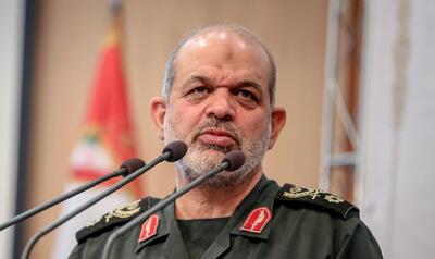 سردار وحیدی: حضرت آقا فرمودند باید کاری کنیم که دشمن خیال تهدید کردن هم نکند