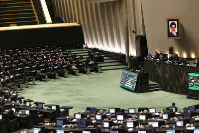 سوال از این وزیر پزشکیان در مجلس کلید خورد/ ۵ محور سوال