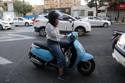 و بالاخره گواهینامه موتور برای خانم‌ها قانونی شد