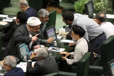 انتقاد تند روزنامه اصولگرا از مجلس: از اقتصاد چیزی نمی‌فهمید