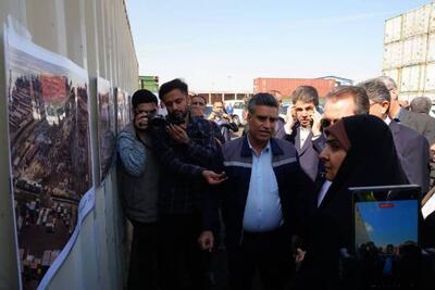 بازدید وزیر راه و شهرسازی از روند تخلیه و بارگیری کالاهای اساسی بندر شهید رجایی