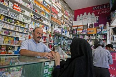هشدار روزنامه اطلاعات درباره افزایش قیمت دارو/ حذف ارز ترجیحی با جان بیماران بازی خواهد کرد