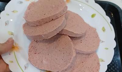  طرز تهیه کالباس خانگی با بطری نوشابه!