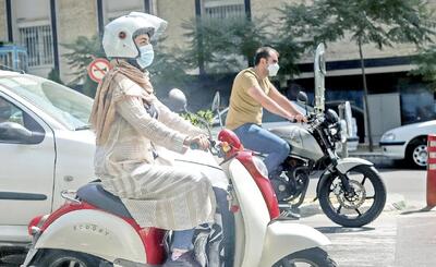 صدور گواهینامه موتورسیکلت برای بانوان حق طبیعی آنهاست