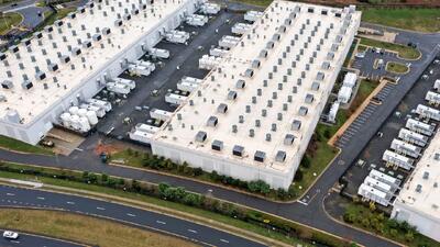 رشد اقتصاد آمریکا در ماه تعطیلی دولت؛ AI محرک اصلی سرمایه‌گذاری