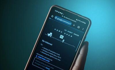 اتحادیه کسب‌وکارهای مجازی: از ۱۸ دی ماه وارد وضعیتی بسیار نادر در حوزه اینترنت و حتی تلفن شده‌ایم/ ۷۰۰ هزار پیج فروشگاهی در اینستاگرام شکل گرفته و حدود یک میلیون نفر از این راه امرار معاش می‌کنند/ کسب‌وکارهای بزرگ در روزهای اول شاهد کاهش نزدیک به ۸۰ درصدی فروش بودند/ شرکت‌هایی داریم که بالای ۲۰۰ نفر نیرو دارند و امروز بیکار شده‌اند