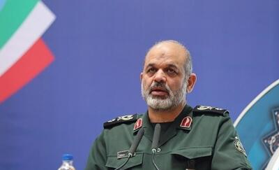  سردار وحیدی، جانشین فرمانده کل سپاه: اظهارات مقامات آمریکایی ما را نمی‌ترساند/ دشمن نمی‌داند با چیزی می‌جنگند که از پس آن بر نمی‌آید