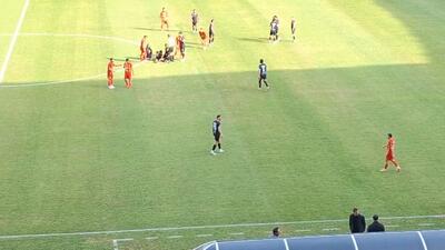 عالیشاه به دلیل مصدومیت تعویض شد، اورونوف هم احساس مصدومیت می کند