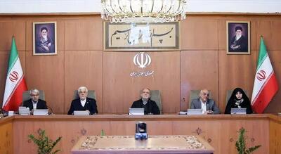 تاکید پزشکیان بر پرهیز از برخورد سلبی با هنرمندان و چهره‌های اجتماعی و پیگیری برای تسریع در آزادی زندانیان