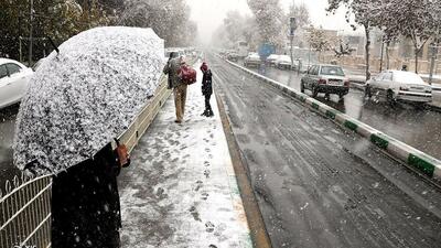 بارش برف و باران در تهران/ دمای هوا تا ۱۱ درجه کاهش می‌یابد