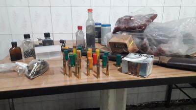 کشف لاشه بز کوهی، سلاح و مهمات در منزل یک شکارچی