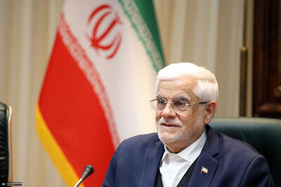  عارف: هیچ راهی جز گفت‌وگو برای عبور از چالش‌های کشور وجود ندارد/ بدون گفت‌وگوی نخبگانی، فاصله دولت و مردم عمیق‌تر می‌شود