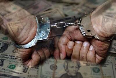 دستگیری دلال ارزی با ۳۲۰ هزار دلار در متروی سعدی تهران