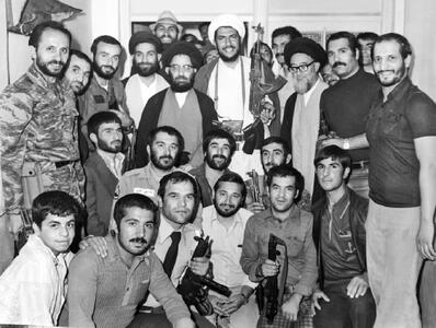 دوم بهمن به بعد شهر به دست مردم اداره می‌شد