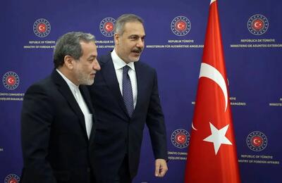  گفتگوی تلفنی وزیرخارجه ترکیه و عراقچی