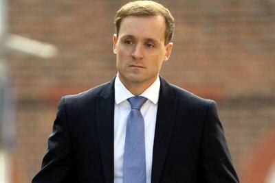 محاکمه خلبانی که مهماندار برهنه را کتک زد!