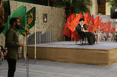 ببینید | شعرخوانی تهدیدآمیز حسین طاهری در حمایت از رهبر انقلاب: آن کس که کند تهدید سیدعلی ما را، ویرانه ببیند زود تل‌آویو و حیفا را!