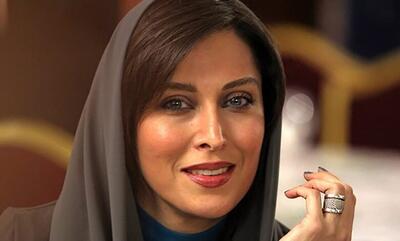 تصاویر | تیپ و چهرۀ مهتاب کرامتی در جمع والیبالیست‌ها در سال ۹۵