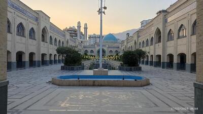  تصاویری از تجمع اساتید مدرسه مرحوم آیت الله گلپایگانی در حمایت از رهبر انقلاب/ جمهوری اسلامی در ۴۷ سال گذشته توطئه‌های فراوانی را پشت سر گذاشته است