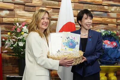 ببینید | کیک تولد غافلگیرانه برای جورجیا ملونی