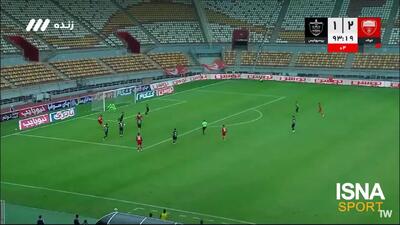 ری اکشن عجیب کنعانی زادگان بعد از گل فولاد!/ ببینید