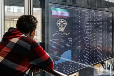 شاخص کل بورس به کانال 3.9 میلیون واحد عقب‌نشینی کرد