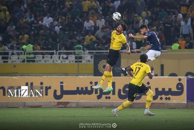 شکست یک‌نیمه‌ای سپاهان برابر گل‌گهر - پارس فوتبال