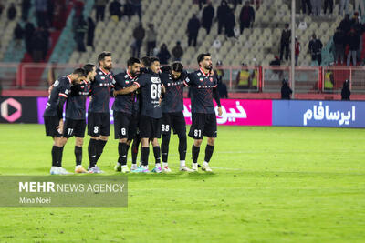 شکست تلخ پرسپولیس مقابل فولاد/ سقوط آزاد صدرنشین با تفکرات «اوسمار»! - پارس فوتبال