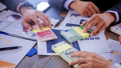 معاملات بازار ارز تجاری در مرز 24 میلیارد دلار/ 28 هزار بازرگان در این بازار فعالند