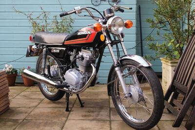 گواهینامه موتورسواری بانوان در گام‌های نهایی