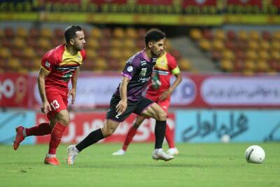 پرسپولیس حریف فولاد 10 نفره هم نشد!/ دریافت دو گل در 4 دقیقه پایانی