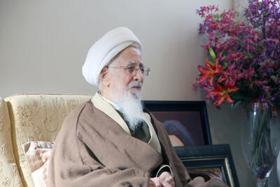  حضرت آیت الله جوادی آملی در دیدار فرمانده فراجا: ما باید فراتر از میدان عمل کنیم و اتاق جنگ دشمن را ببینیم