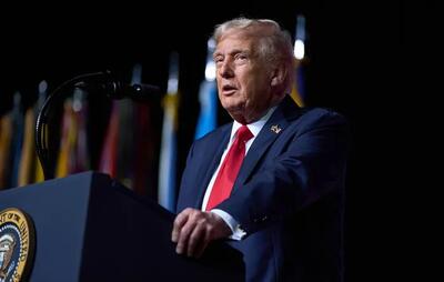 ترامپ: یک ناوگان دیگر نیروی دریایی آمریکا به سمت ایران در حرکت است