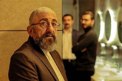 انتشار اولین عکس از رضا کیانیان در فیلم «جهان مبهم هاتف»